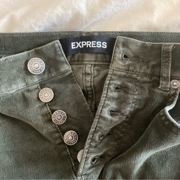 Express Green Corduroy Cropped Pants - Picture 3 of 5